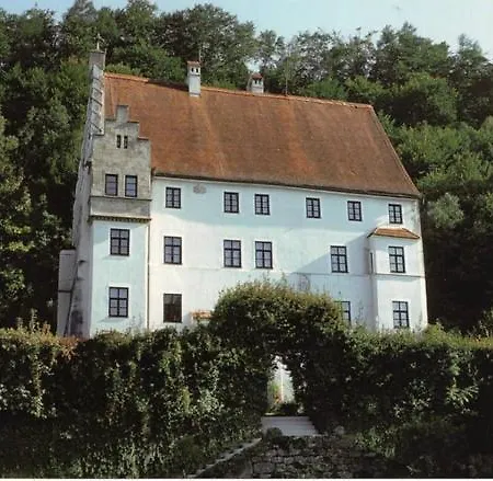 Naturidyll Mit Blick Auf Längste Burg Der Welt Apartment Wanghausen