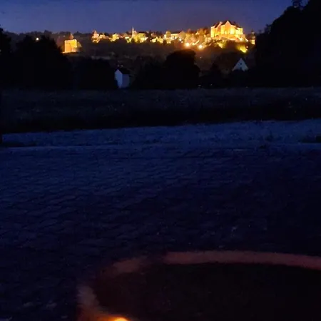 Naturidyll Mit Blick Auf Längste Burg Der Welt Wanghausen